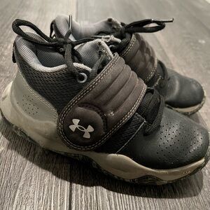 UA Kids’s shoe size 13